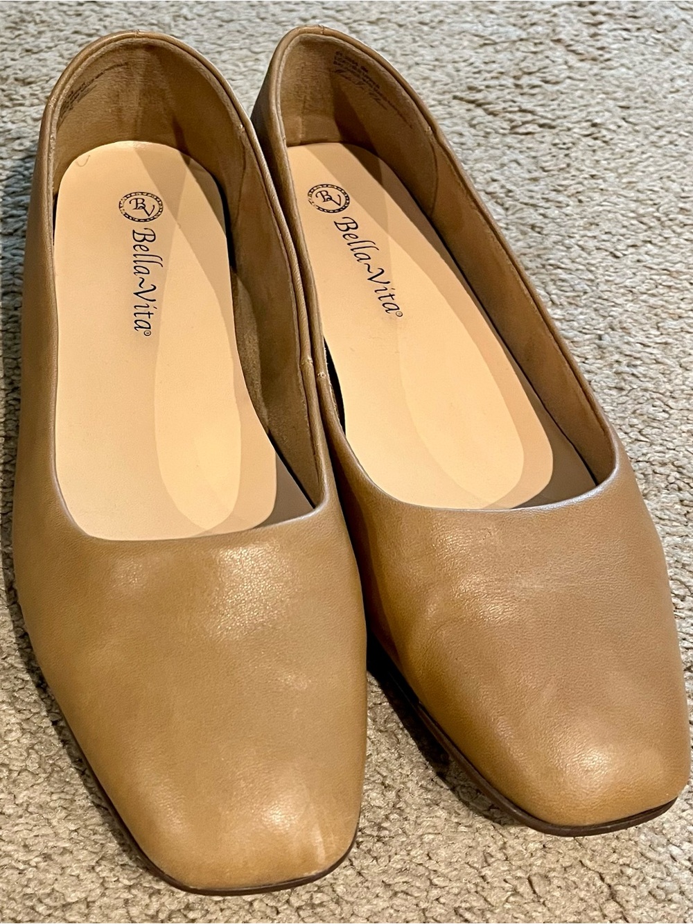 Bella Vita Women's Light Brown Leather Square-Toe Flats